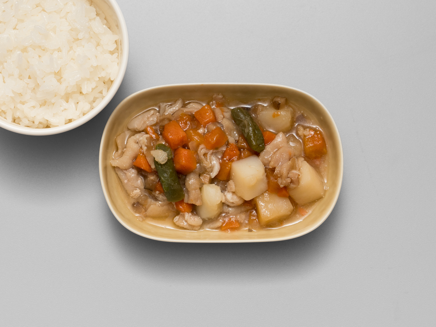 出汁を効かせた味しみ肉じゃが