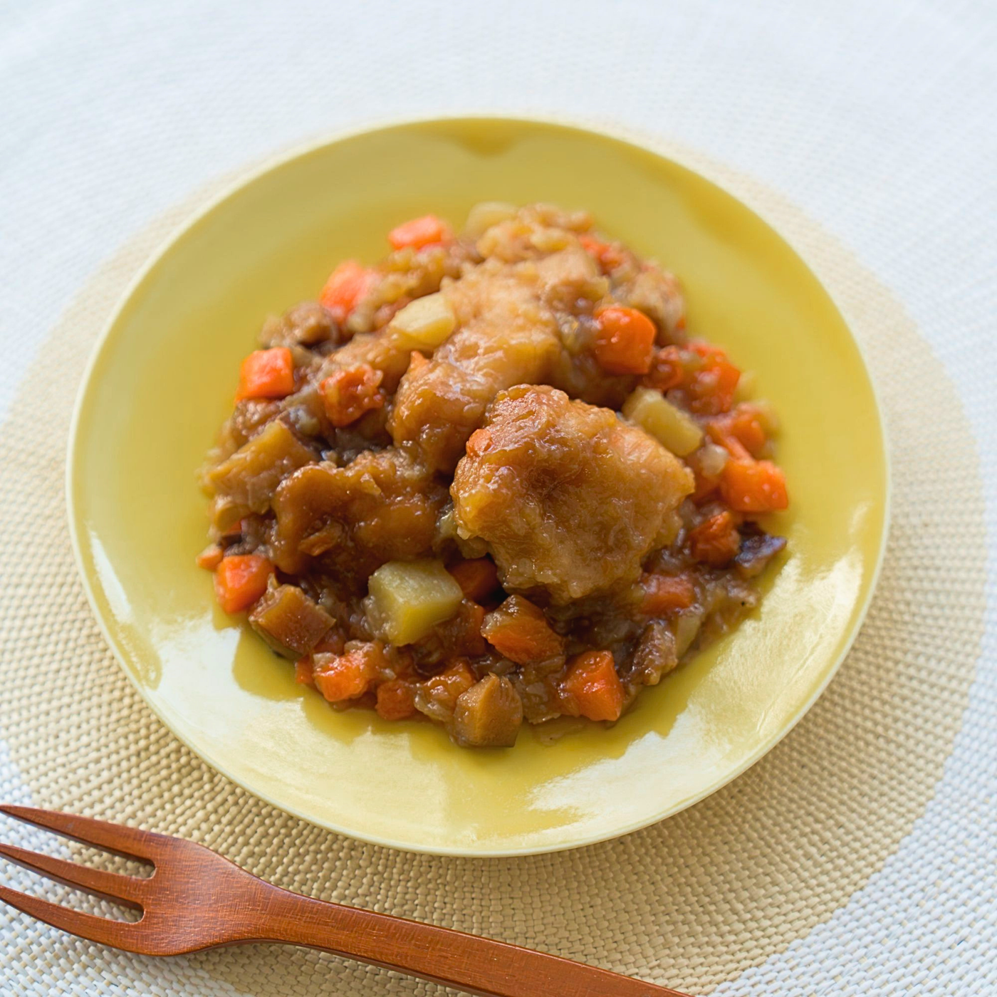 鶏の唐揚げと根菜のうま煮