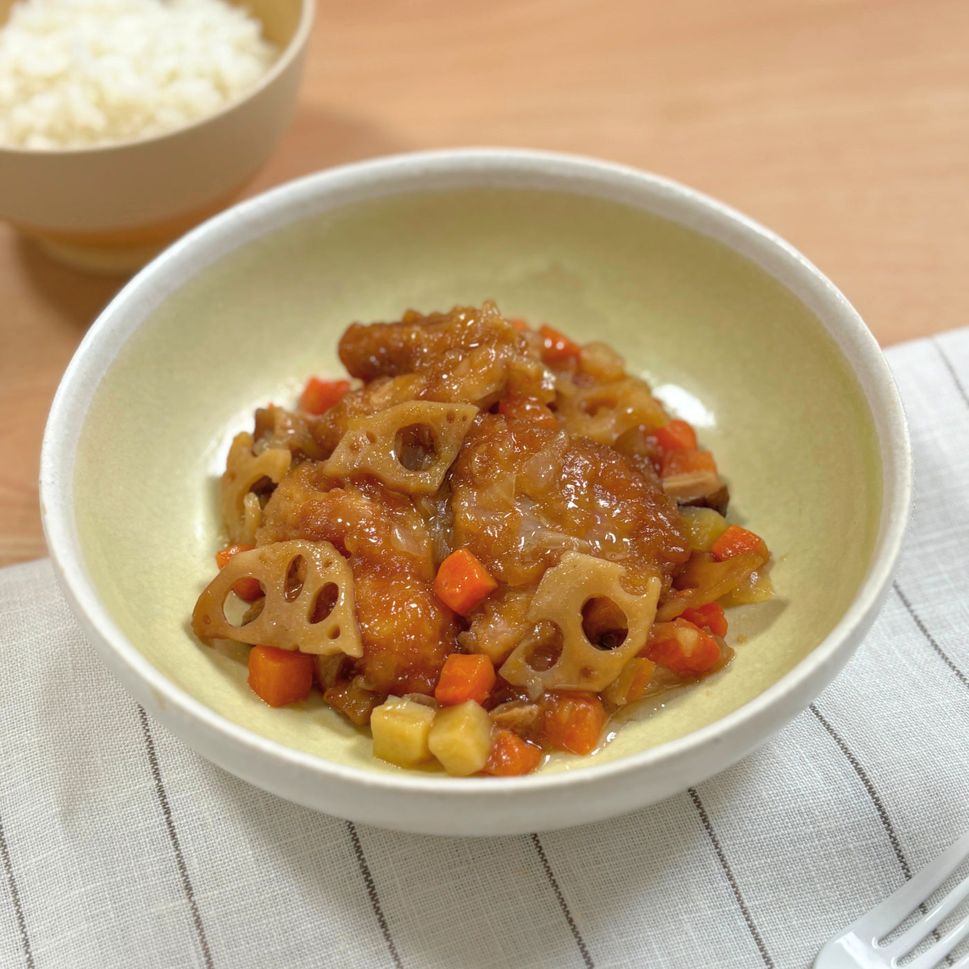 鶏の唐揚げと根菜のうま煮